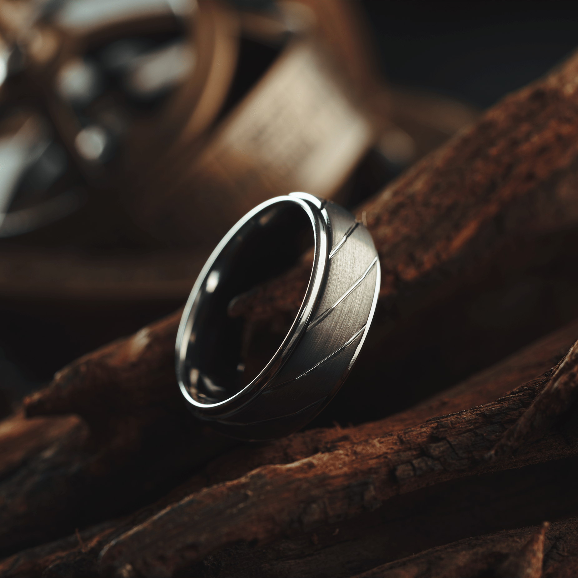 The Rattler - Men's Wedding Rings - Manly Bands